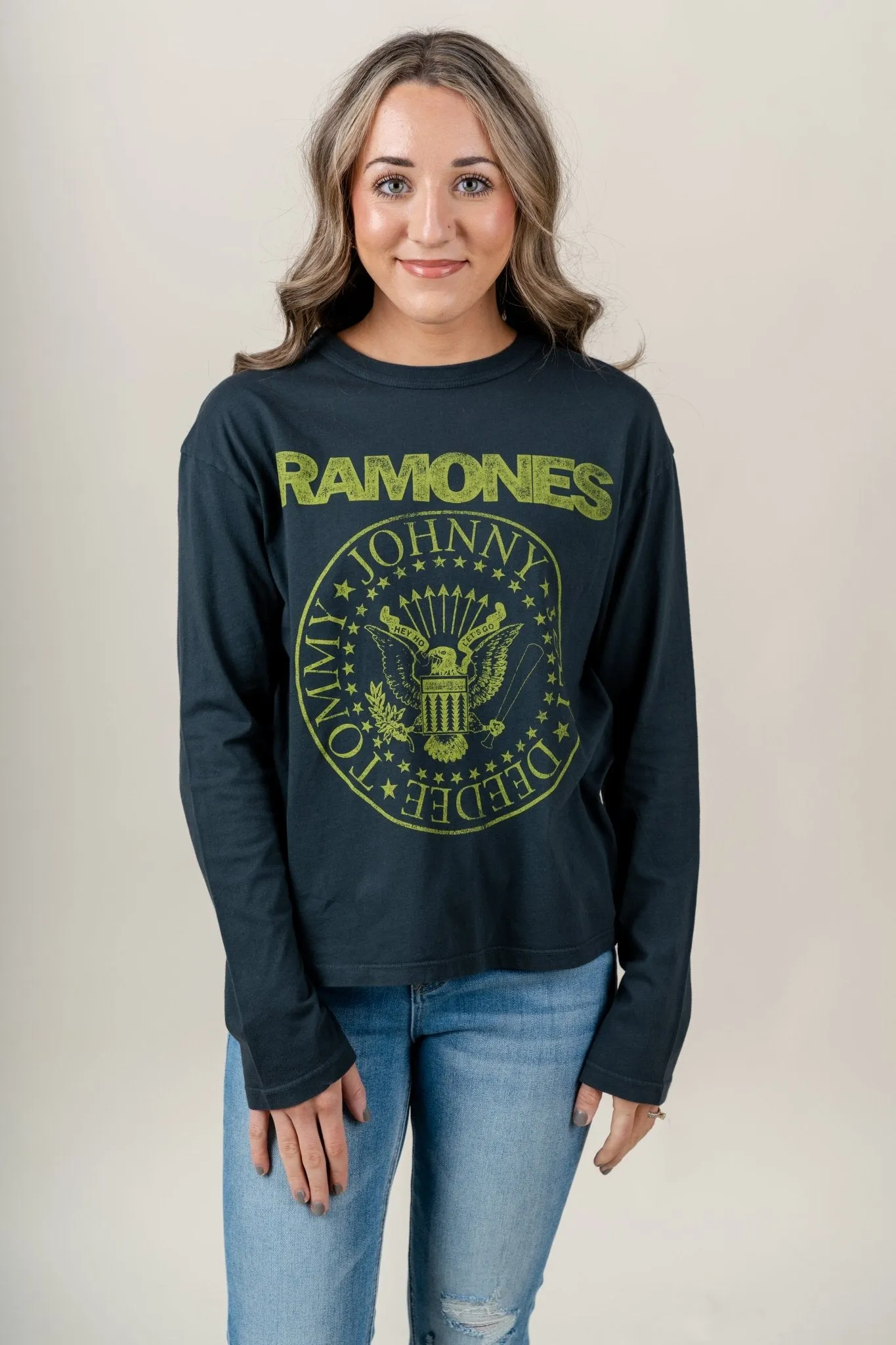 DayDreamer Ramones Crest long sleeve t-shirt vintage black