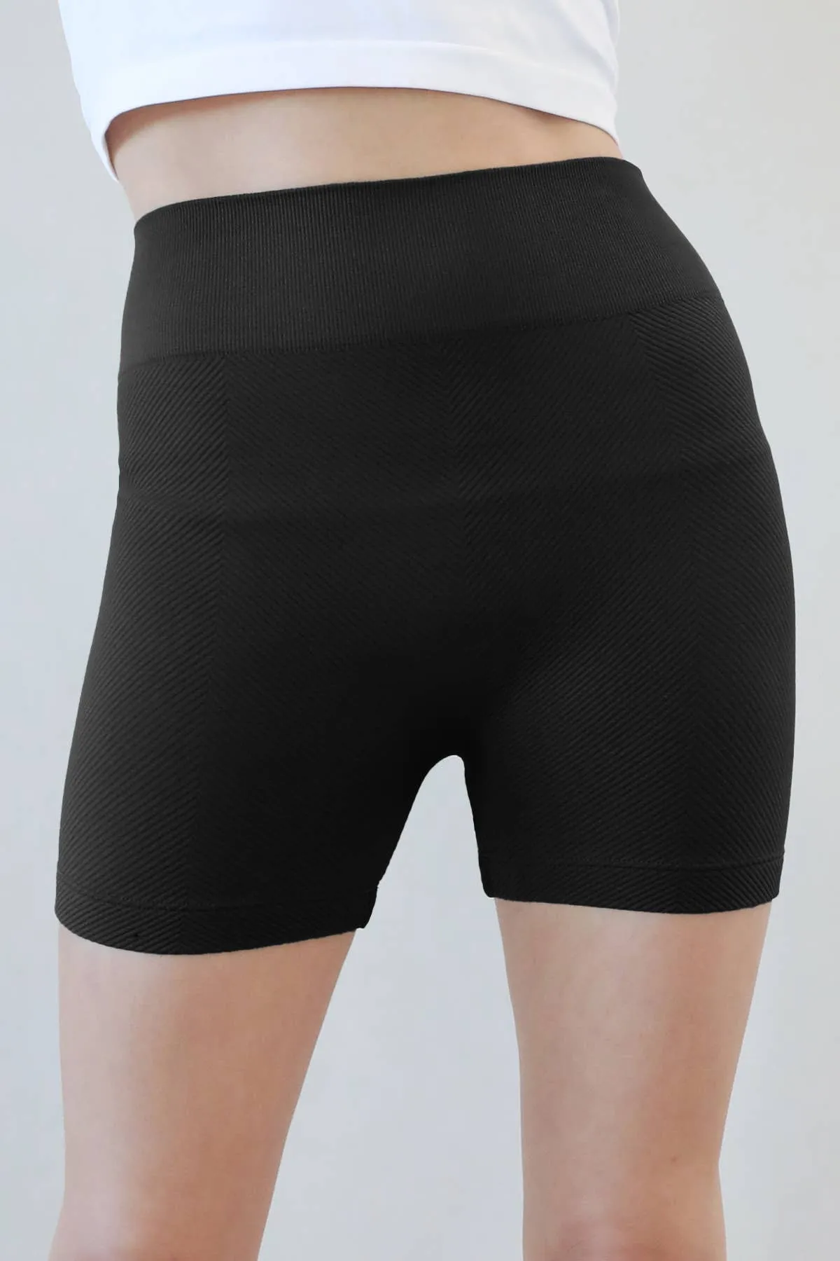 Nikibiki - Chevron Highwaist Biker Shorts