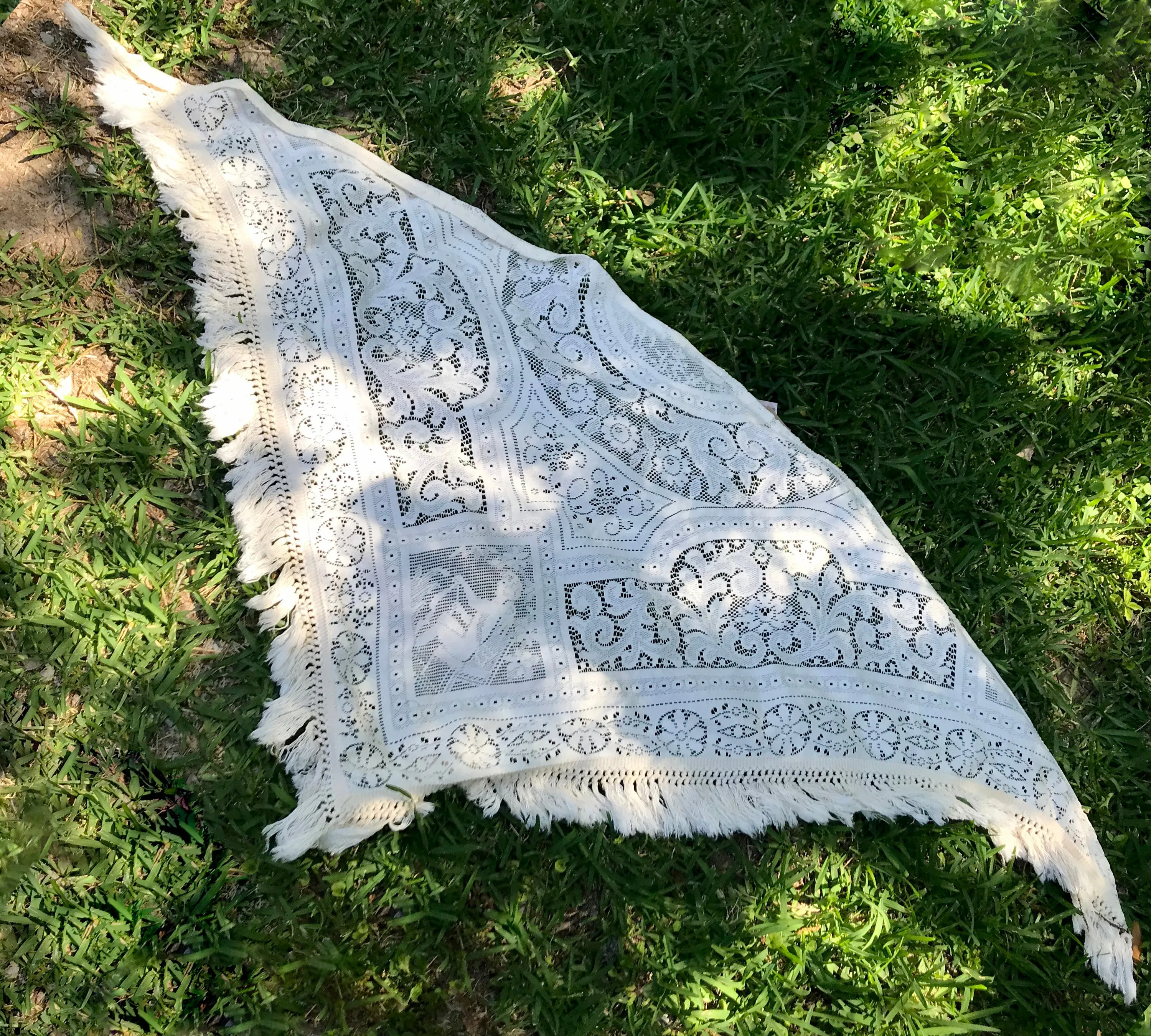 Vintage 70s | California Things Boho Fringe Crochet Lace Shawl Wrap